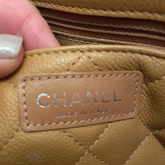 2017 CC SMALL BOX TOTE - Picture 8 of 17